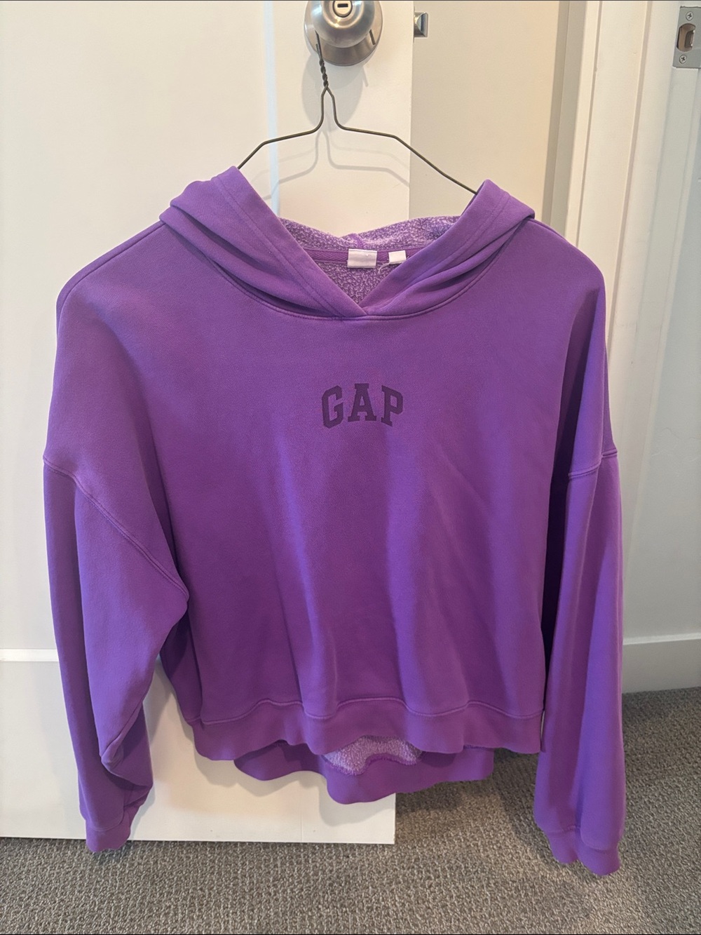 GAP Women's Violet Cropped Hooded Sweatshirt